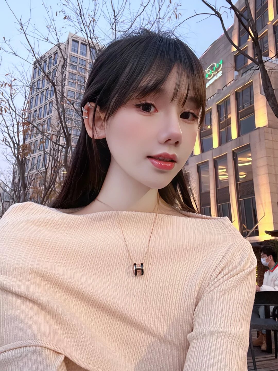 留学生约炮约爱加line：qj98877可上门