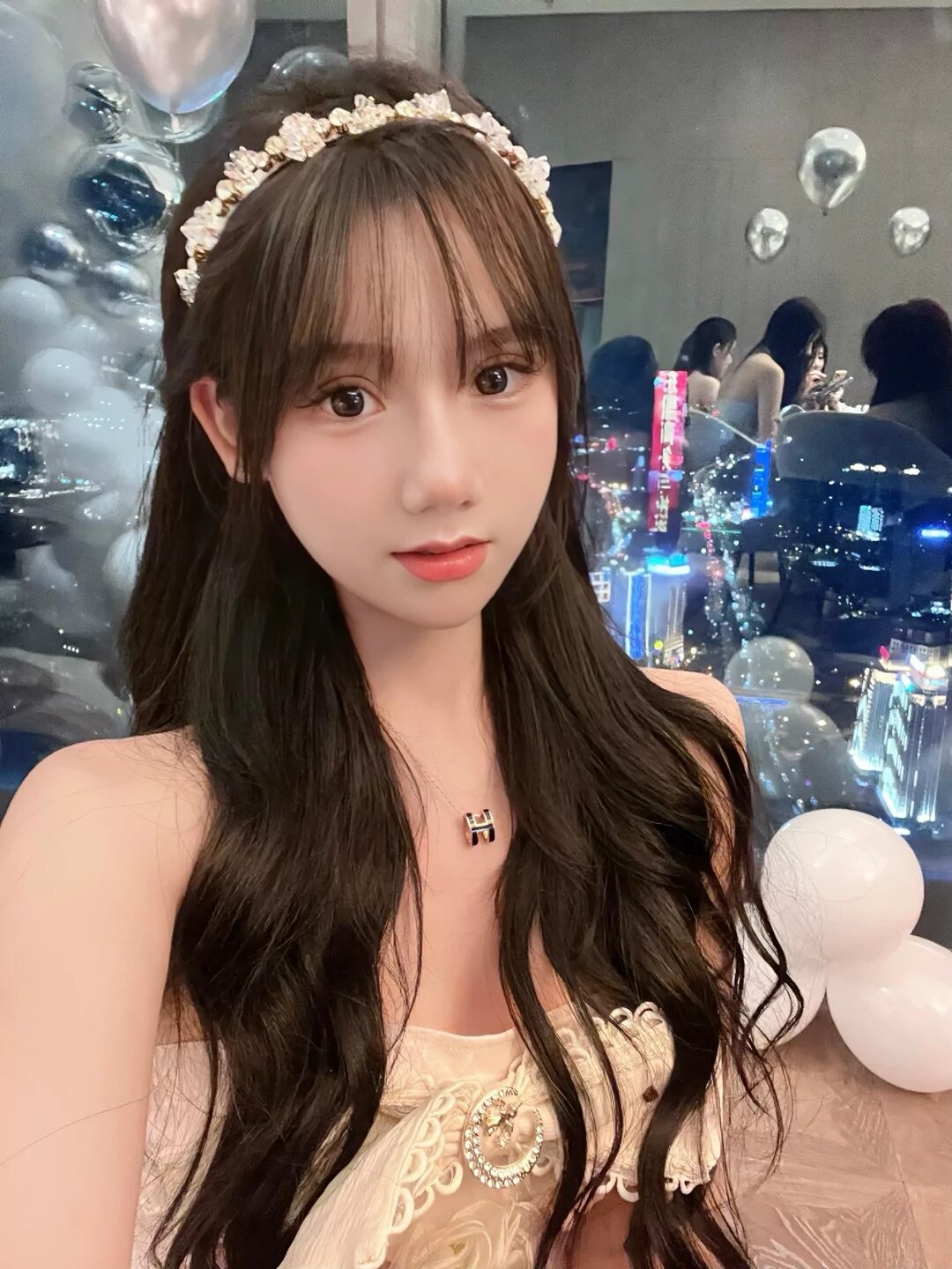 留学生约炮约爱加line：qj98877可上门