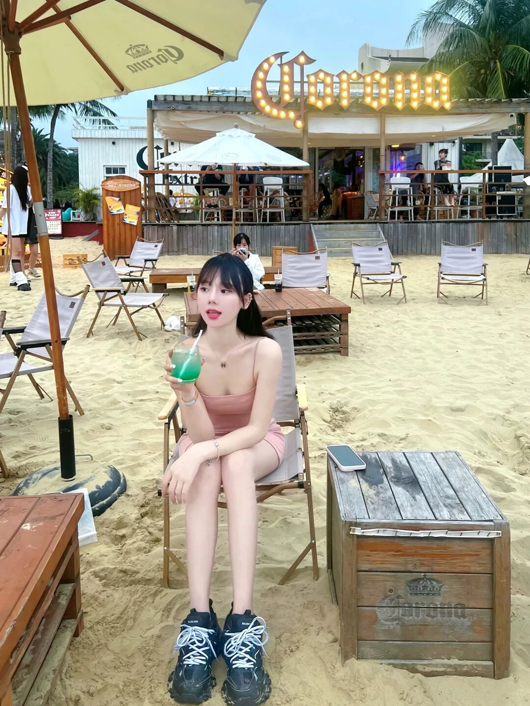 留学生约炮约爱加line:qj98877可上门