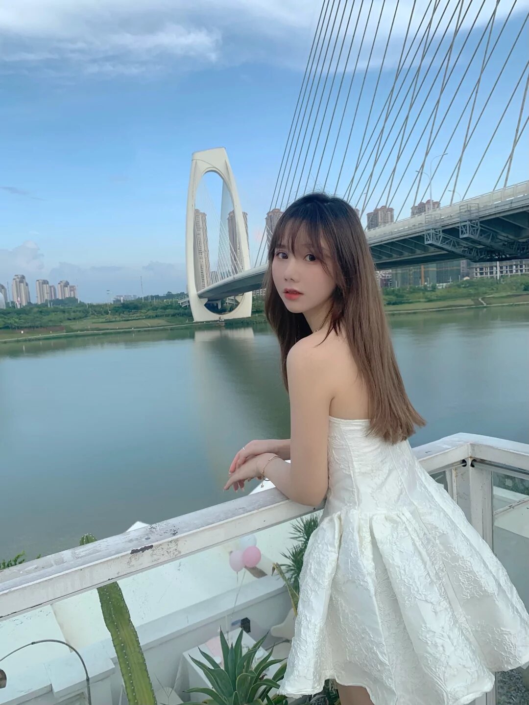 留学生约炮约爱加line：qj98877可上门