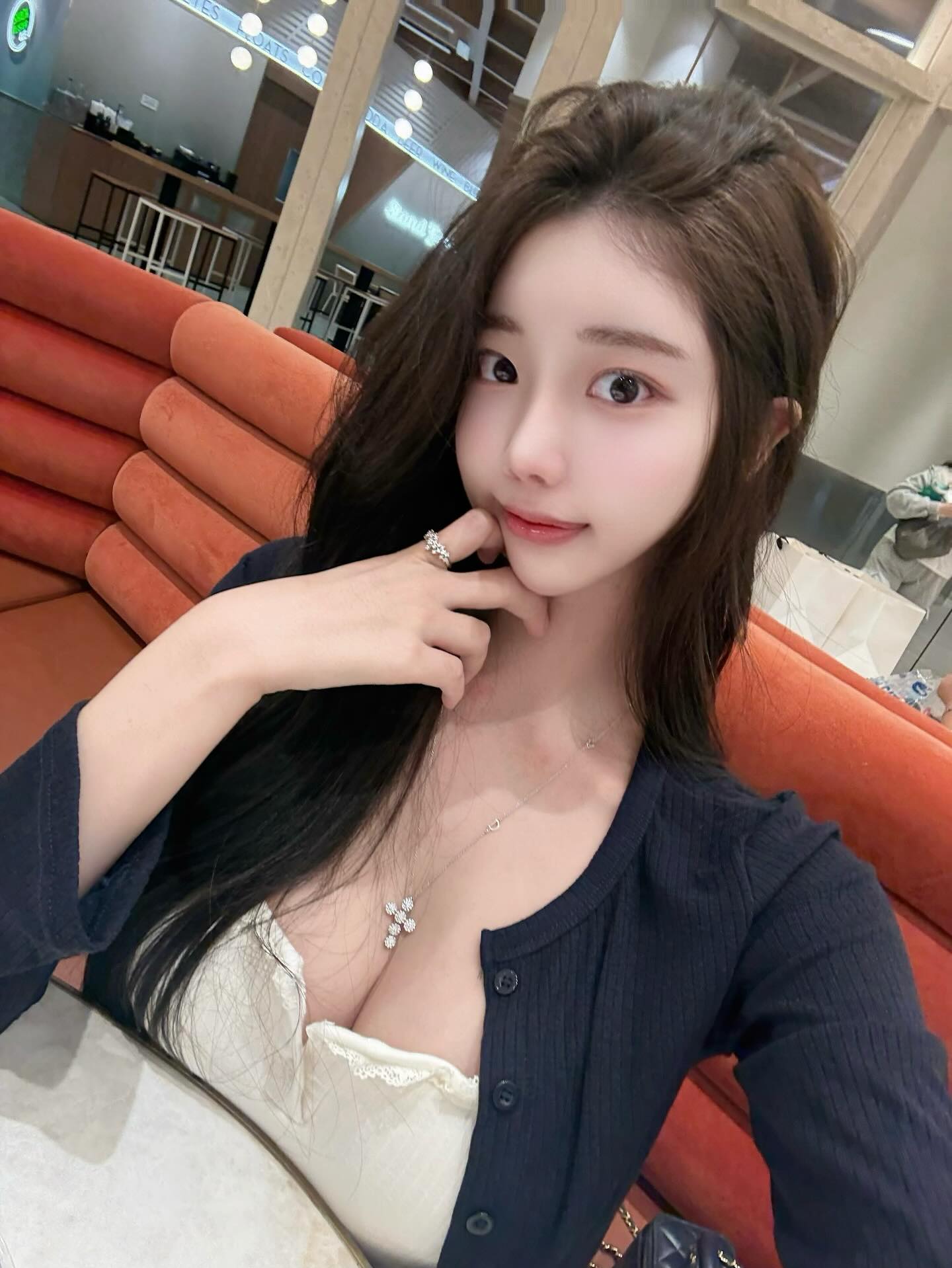 留学生约炮约爱加line:qj98877可上门