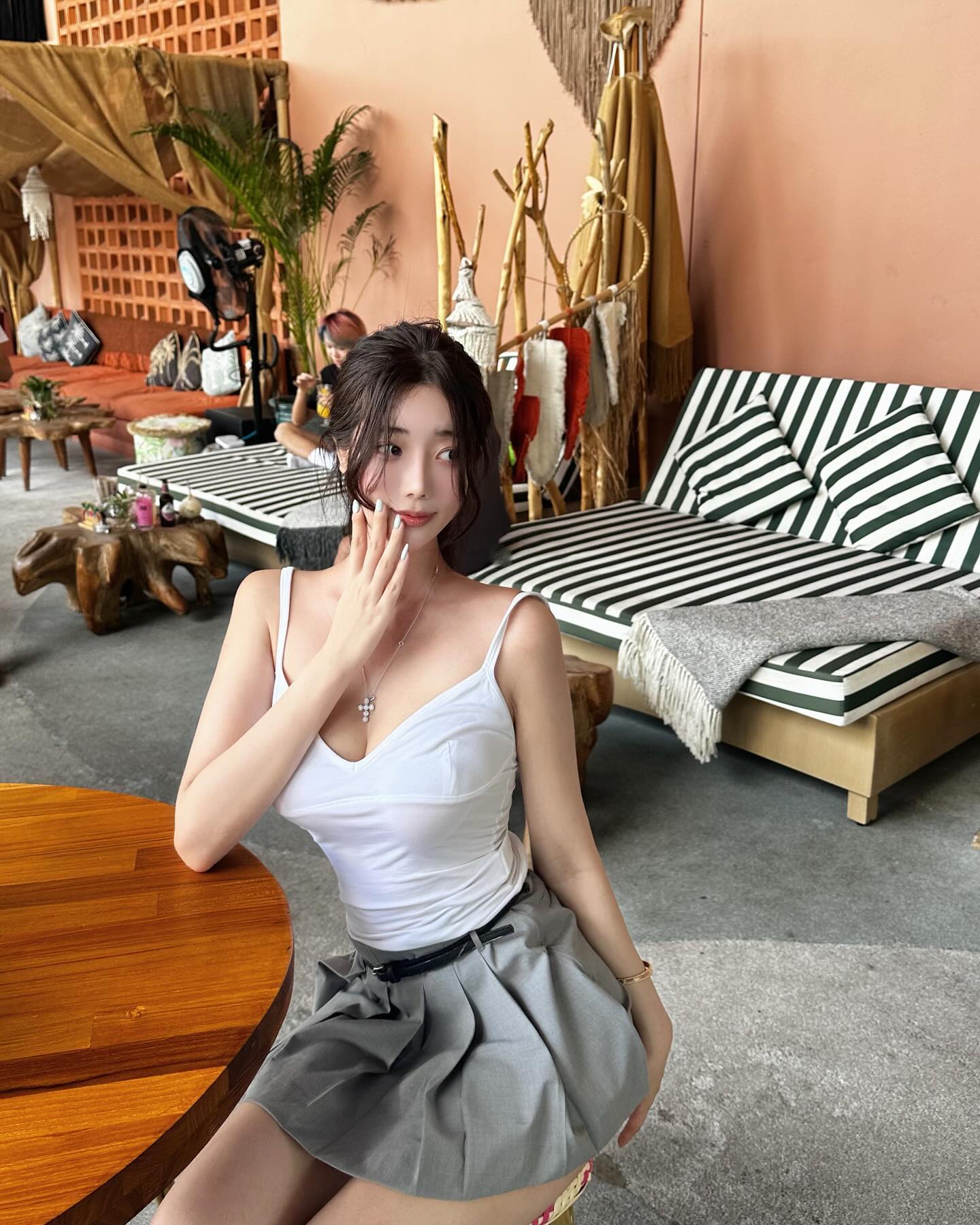 留学生约炮约爱加line:qj98877可上门