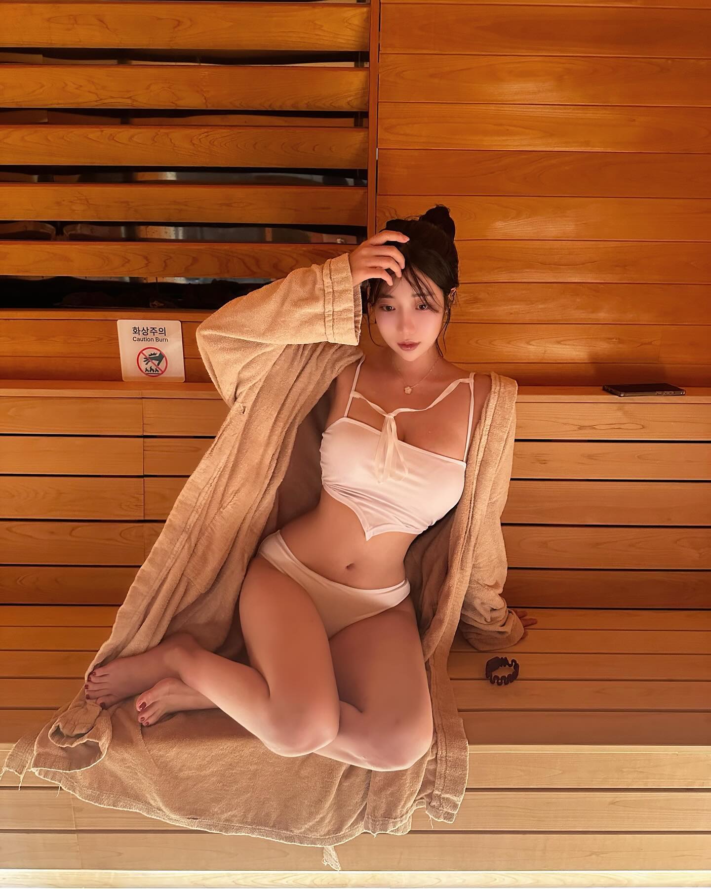 留学生约炮约爱加line:qj98877可上门