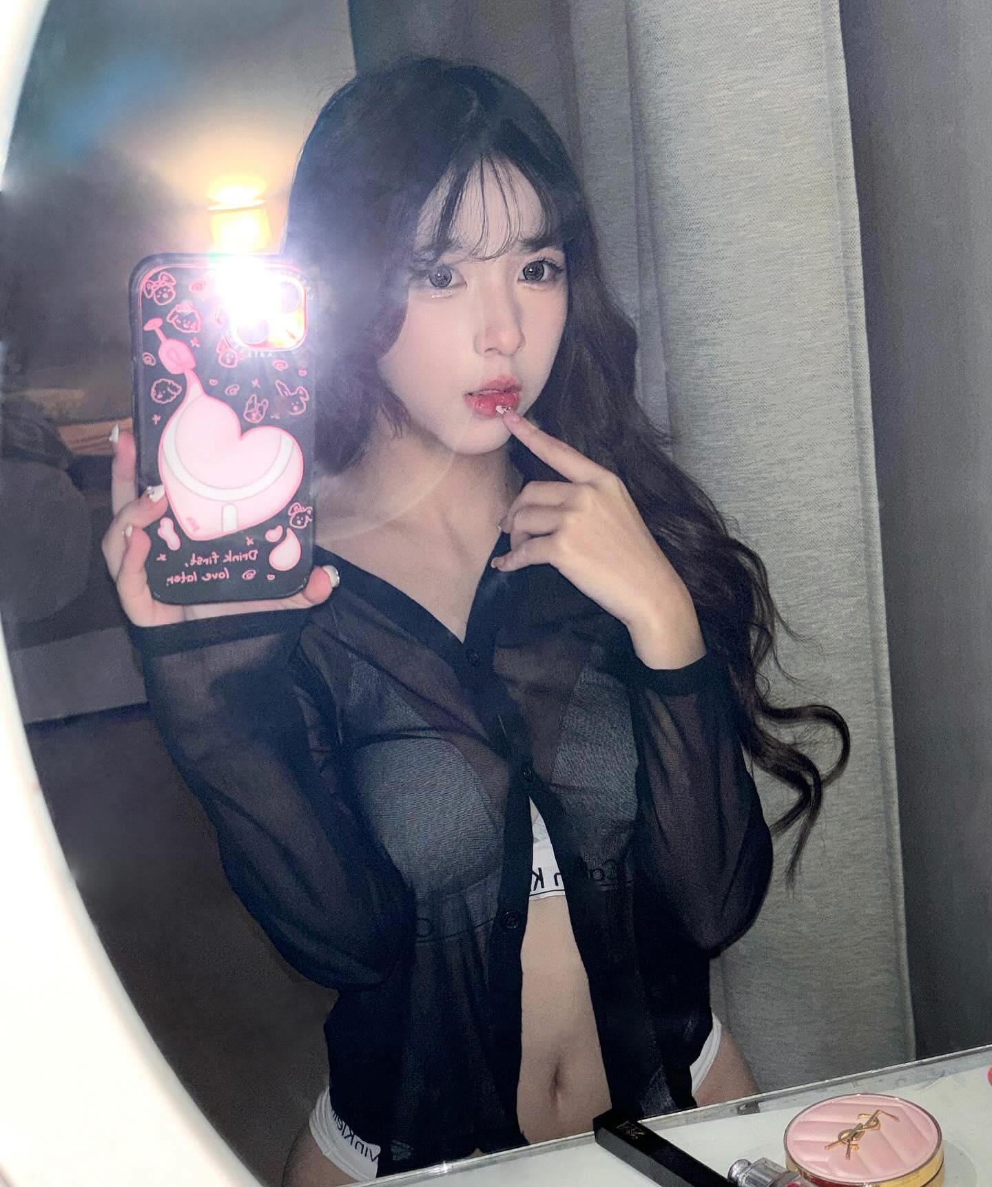 留学生约炮约爱加line：qj98877一条龙服务了