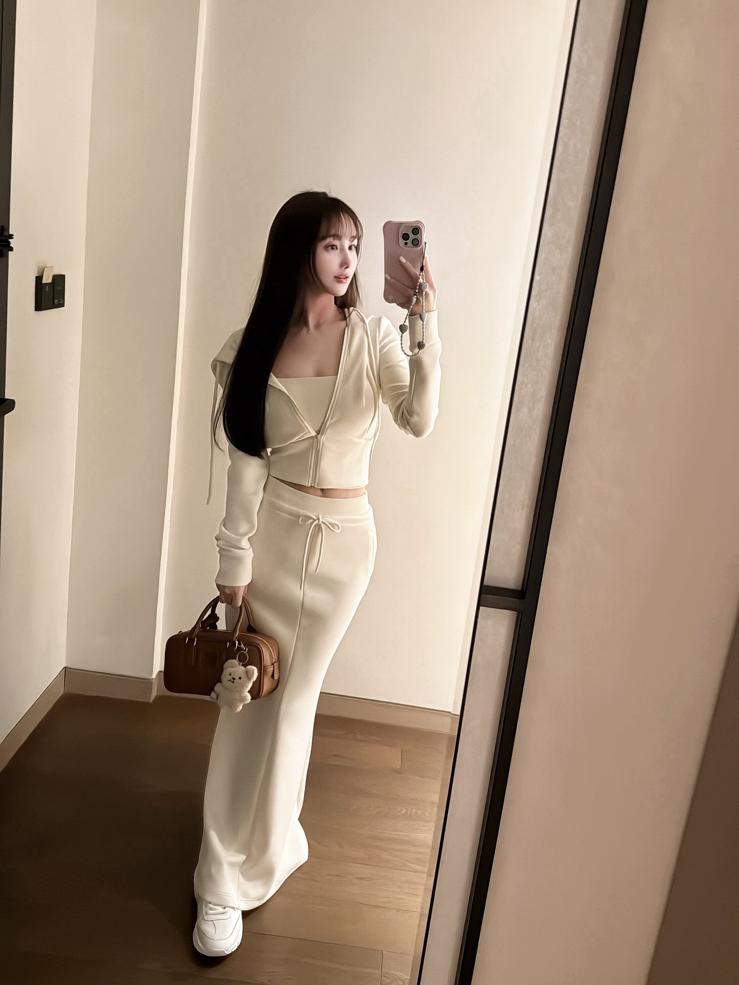 留学生约炮约爱加line：wt8135可上门