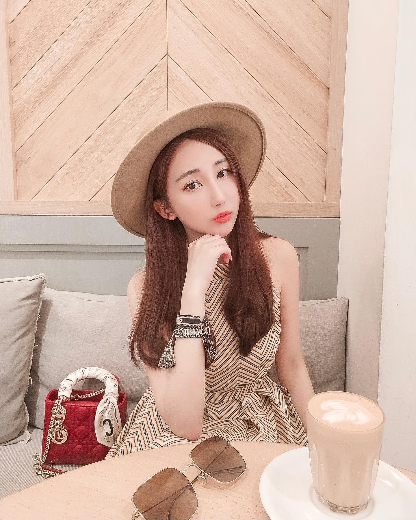 留学生约炮越爱加LINE: wt8135 可上门