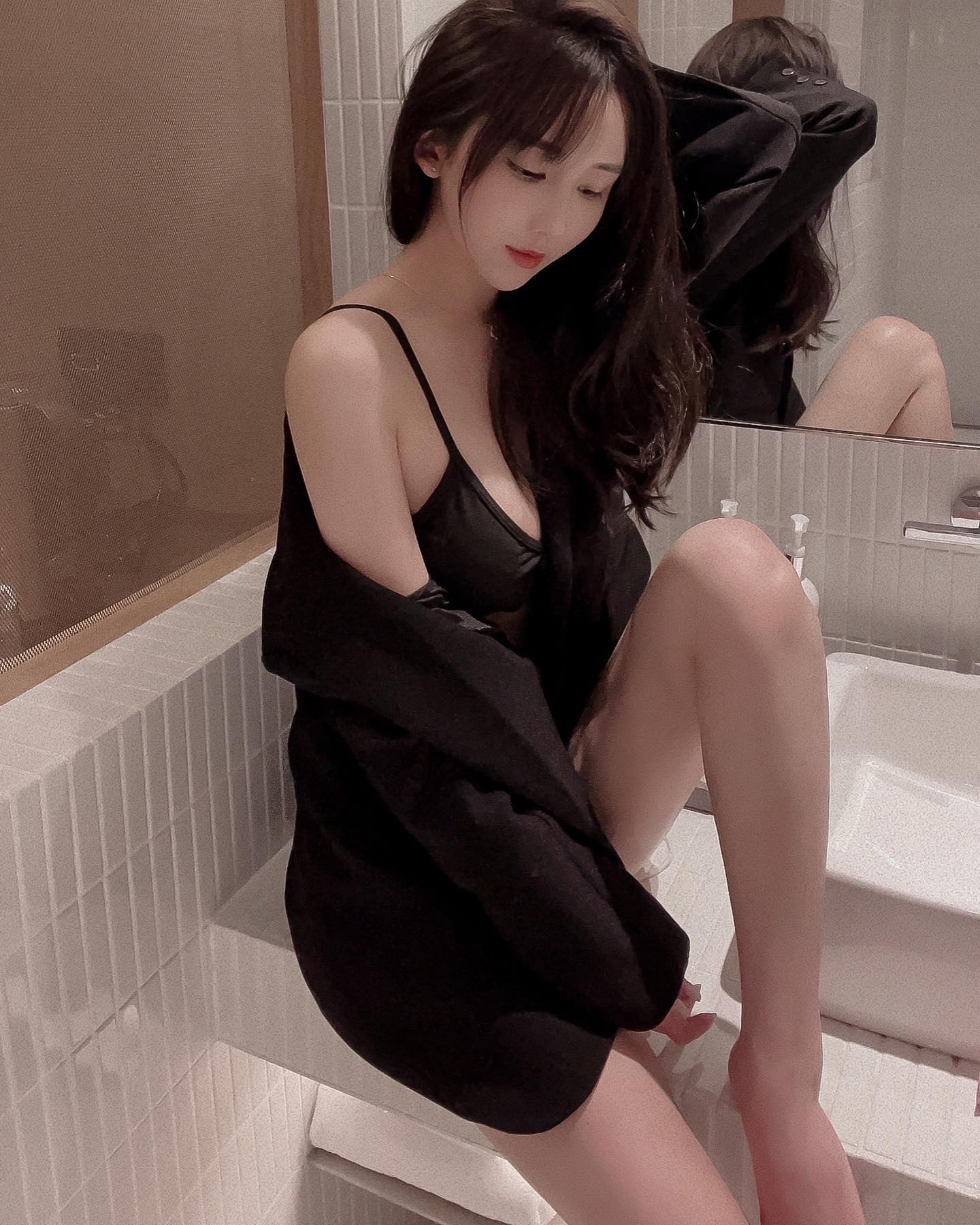 留学生约炮加LINE: wt8135 可上门