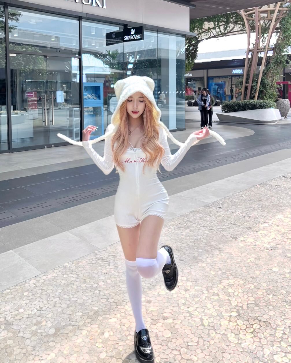 留学生约爱约炮加line：qj98877一条龙