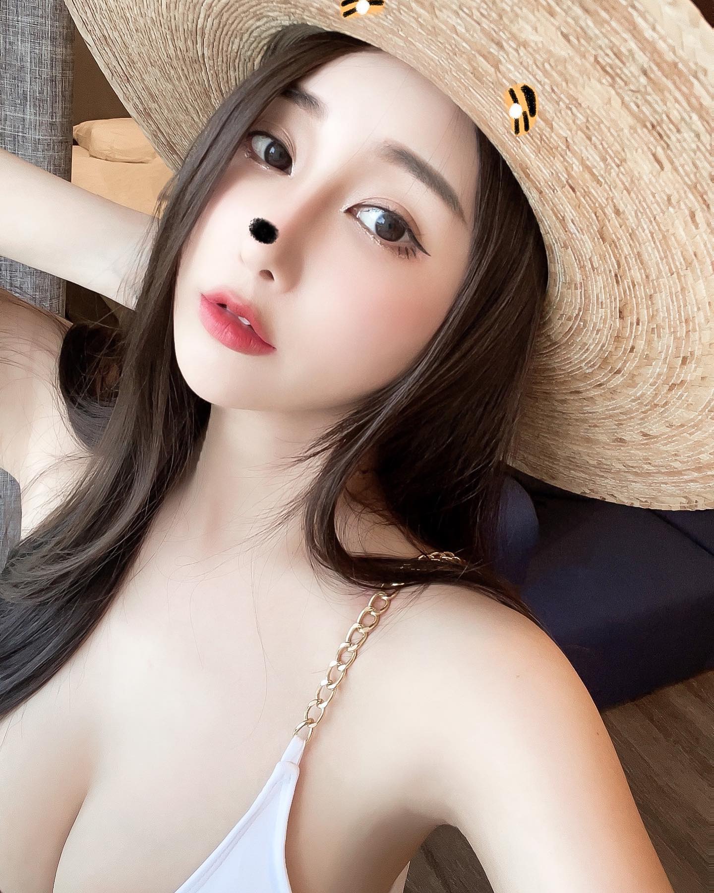 留学生约爱约炮加LINE: wt8135 莞式服务