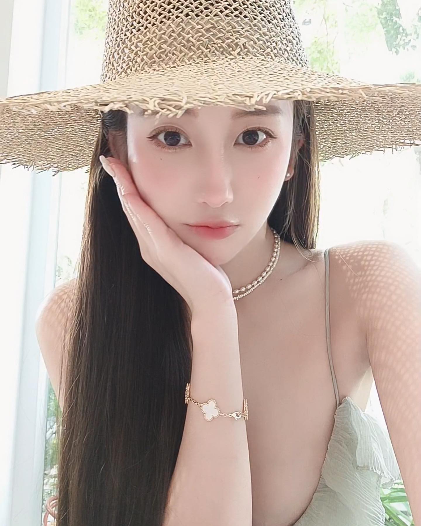 留学生约爱约炮加LINE: wt8135 莞式服务